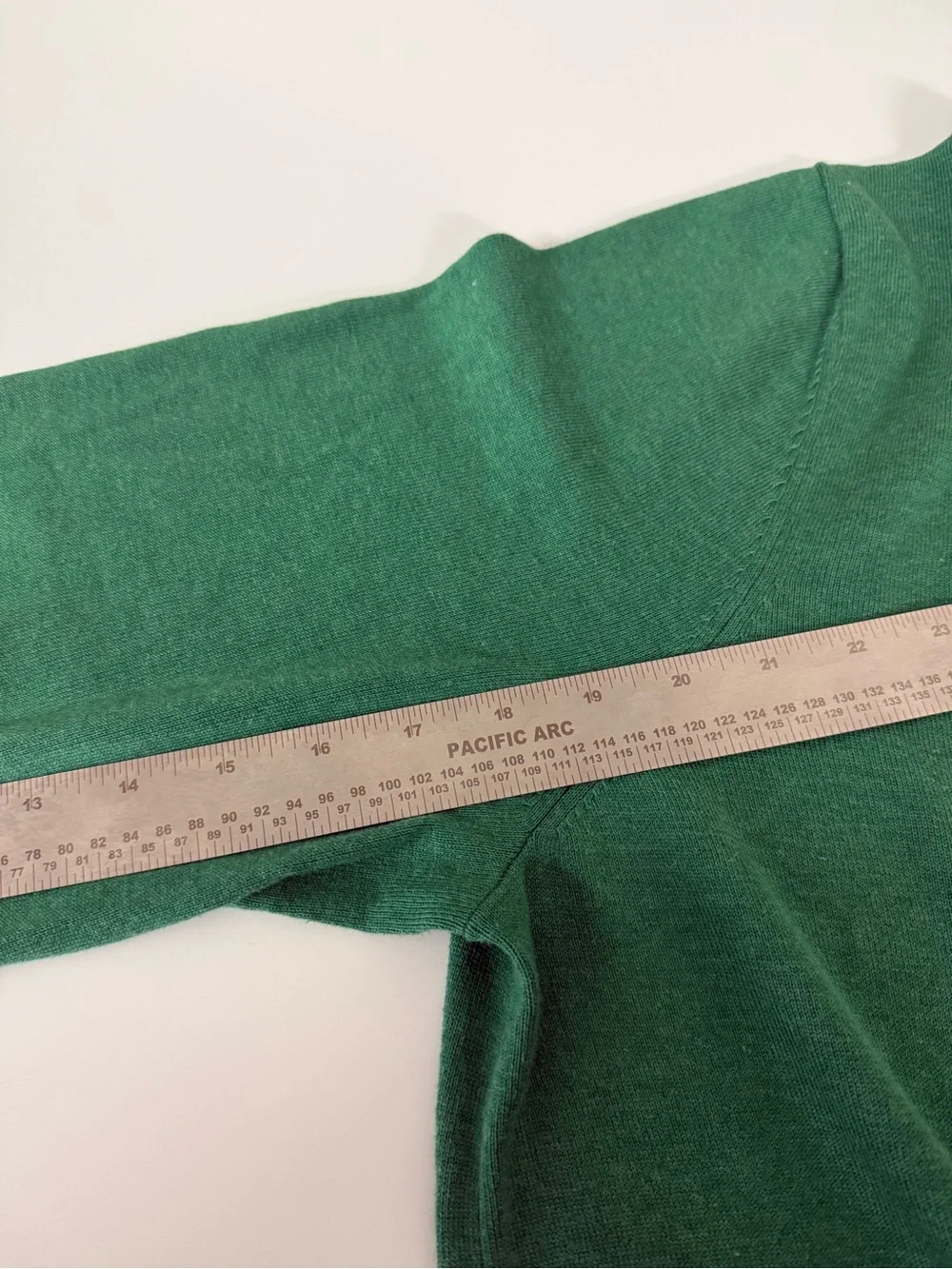 Brooks Brothers Green V-Neck Cashmere-Blend Sweater - Picture 7 of 9